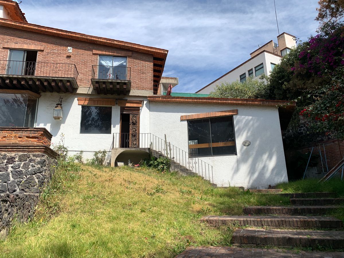 CASA EN VENTA: LAS ÁGUILAS