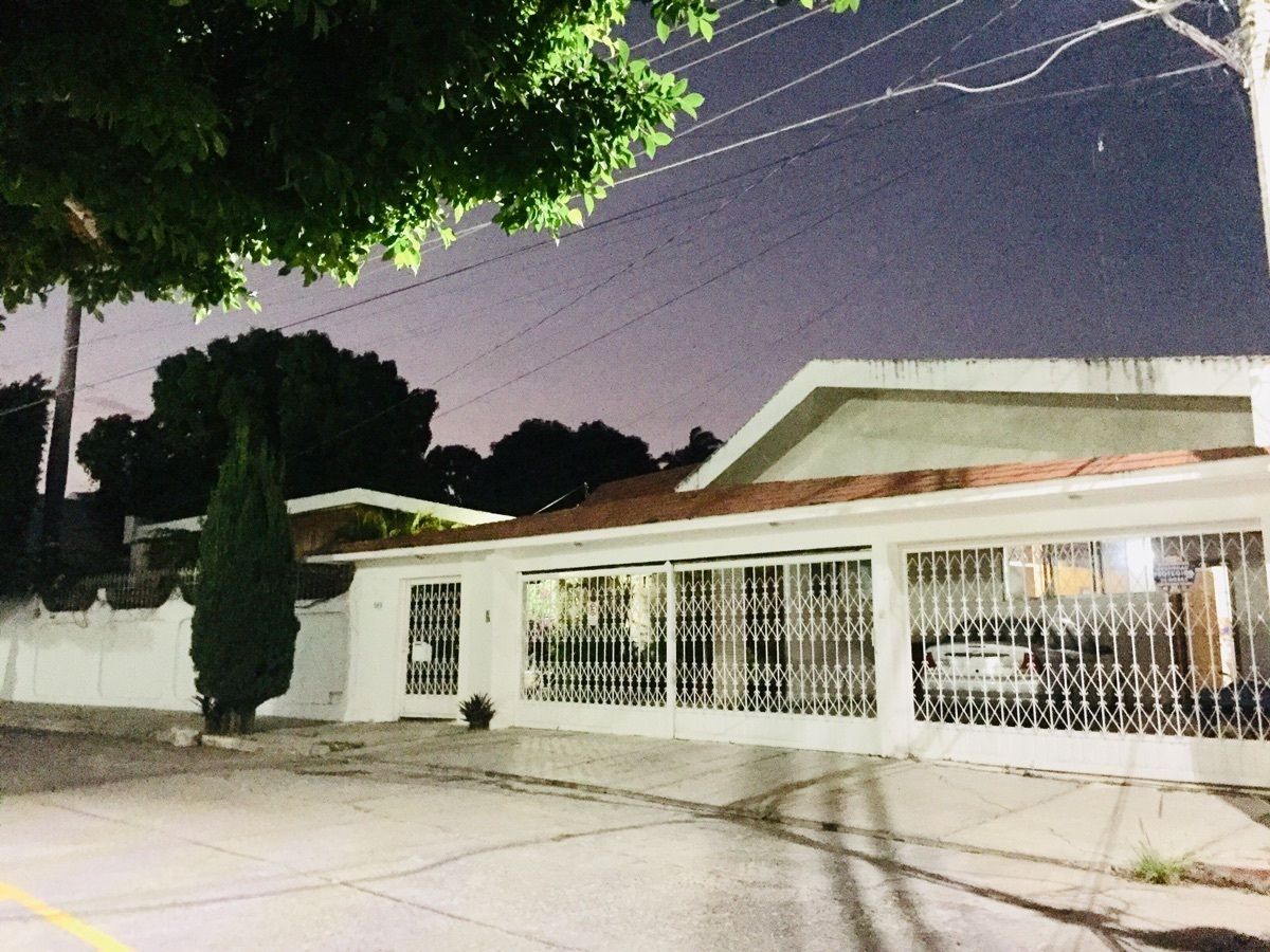 EN VENTA CASA DE UN NIVEL EN FRACC. MOCTEZUMA, foto 1 de 36
