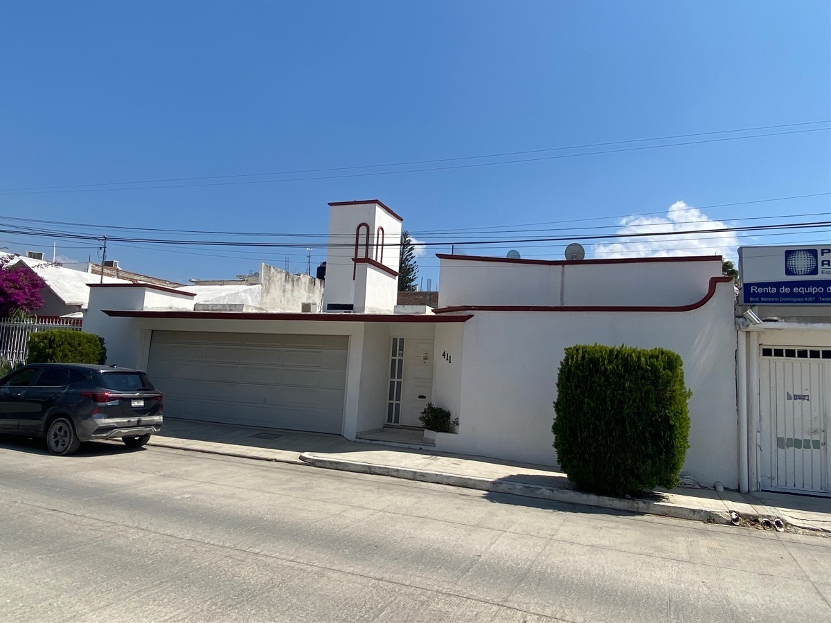 Casa en VENTA de una planta en Fraccionamiento La Gloria