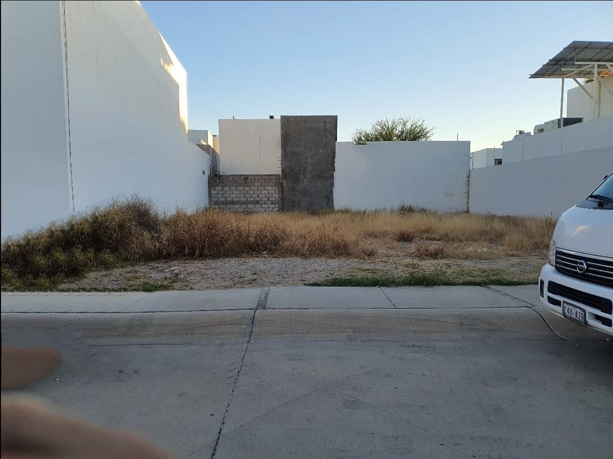 2 de 4: Terreno plano y regular en Los Santos Hermosillo
