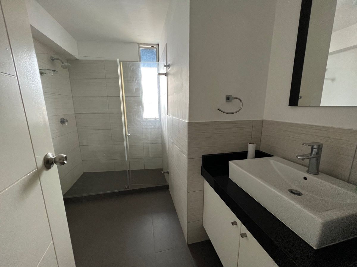 8 de 15: Baño completo remodelado