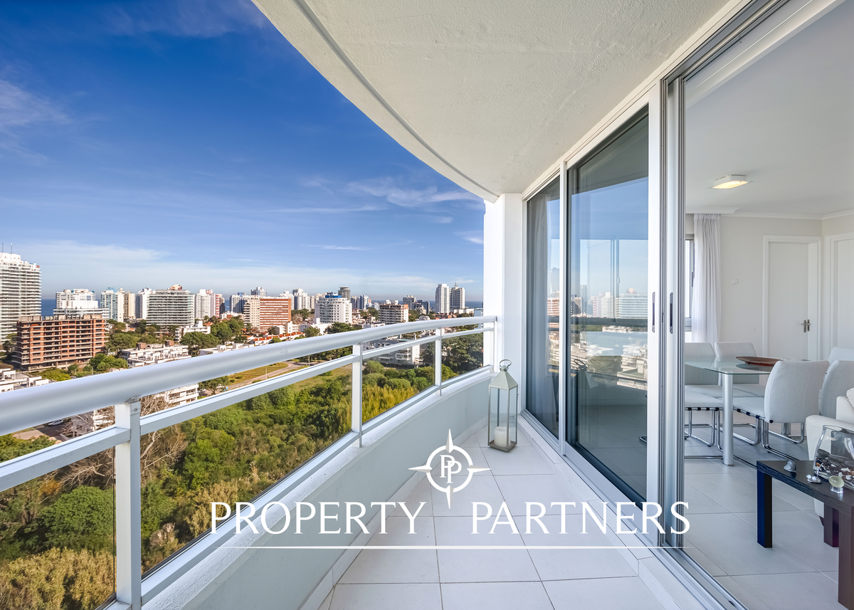 Ocean Drive, Excelente apto en condominio de lujo a pasos del mar en