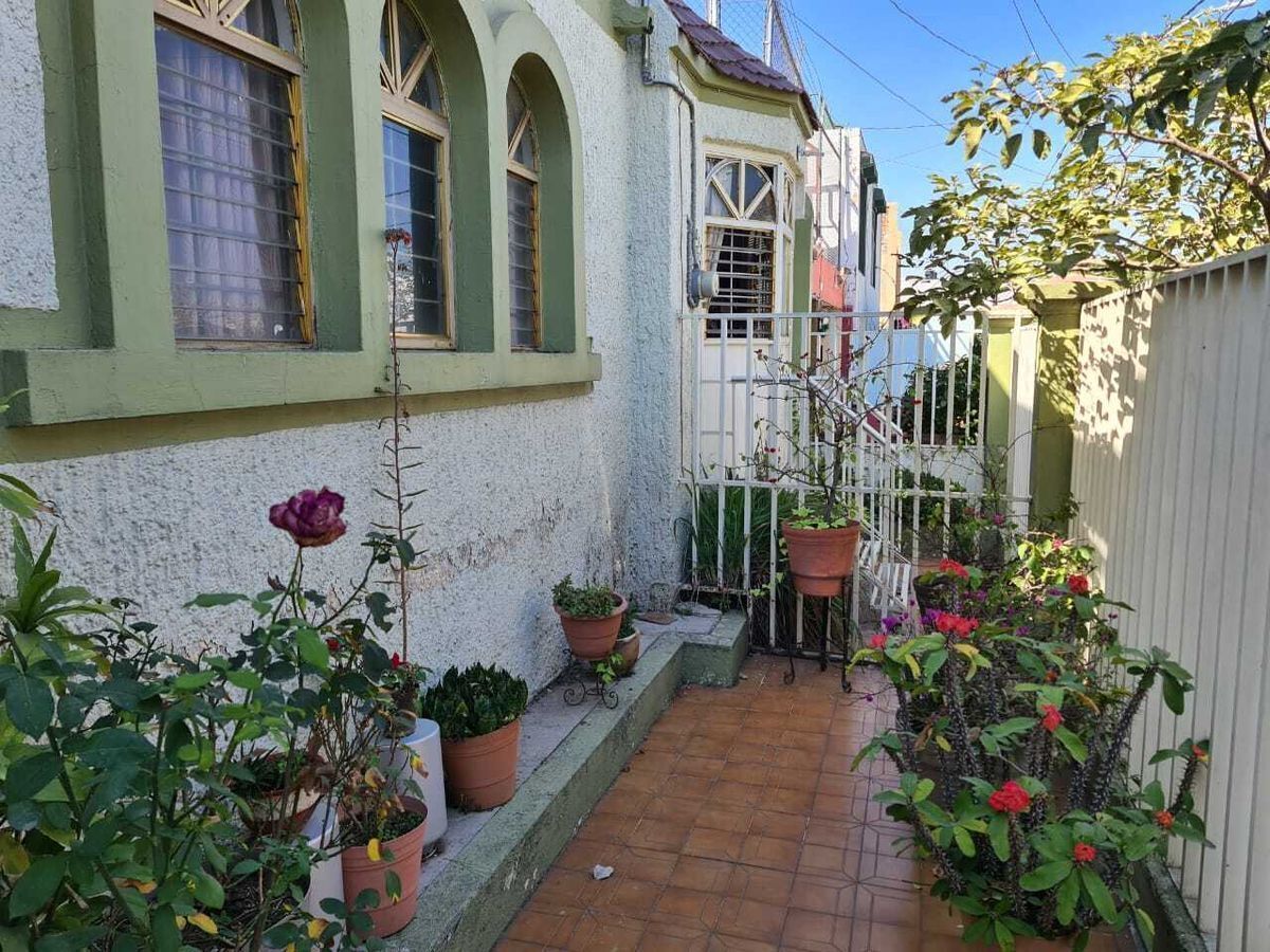 Casa en Venta, Jardines del Country, Guadalajara, Jalisco.