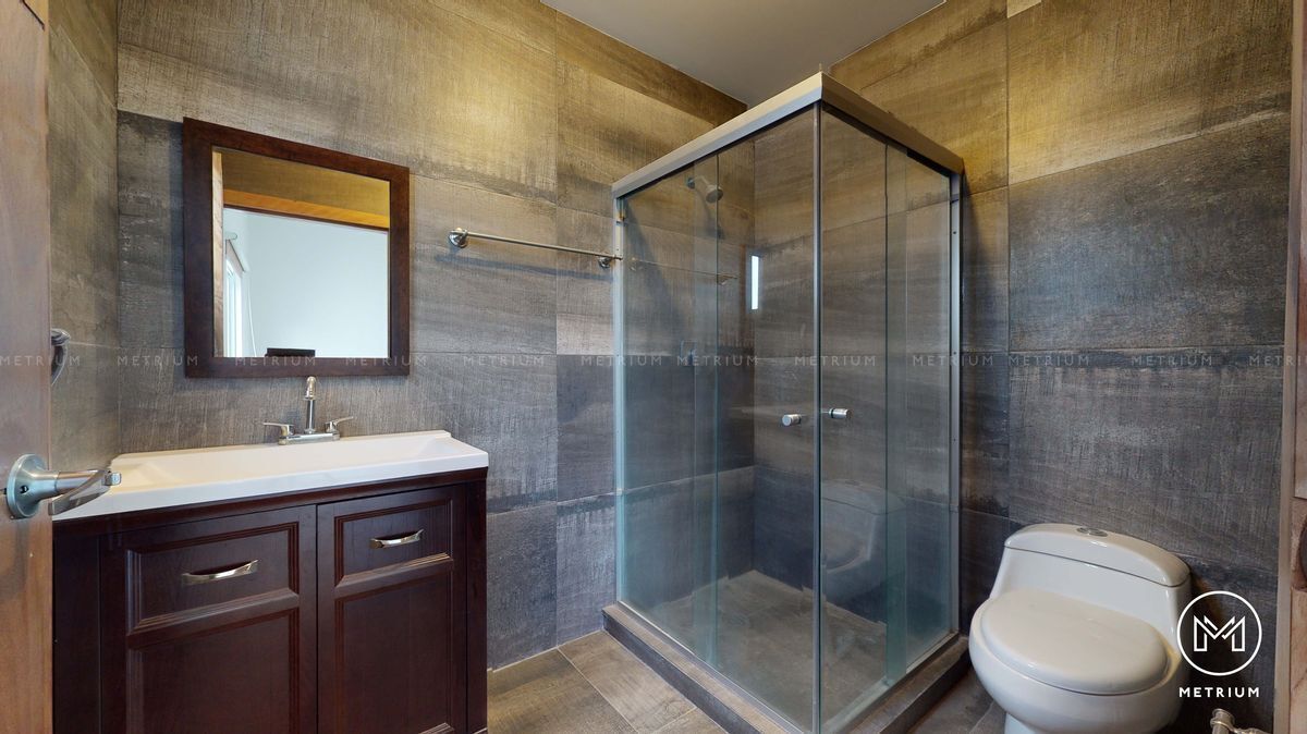 14 de 19: Baño de recamara secundaria 1 