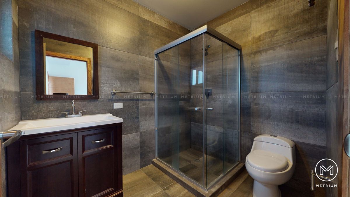 17 de 19: Baño de recamara secundaria 2 