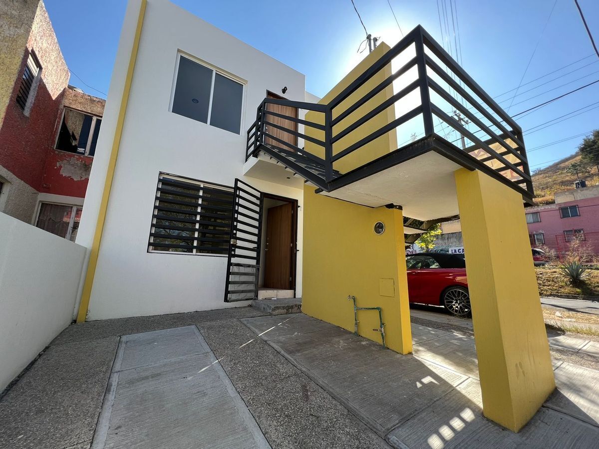 Renta 2 Casas Duplex en Balcones de Santa María | EasyBroker