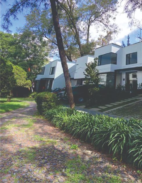 1 of 7: FACHADA
