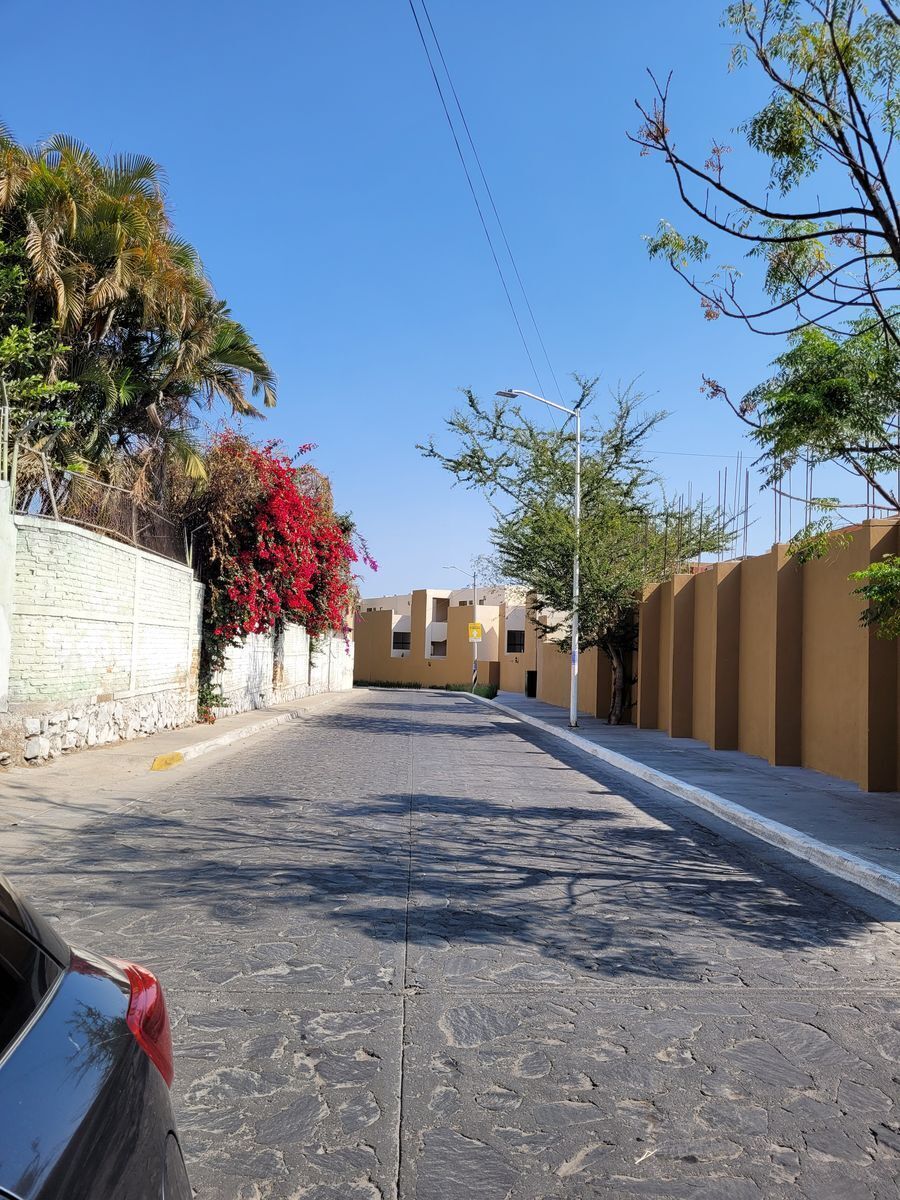 32 of 32: La parte de afuera del condominio