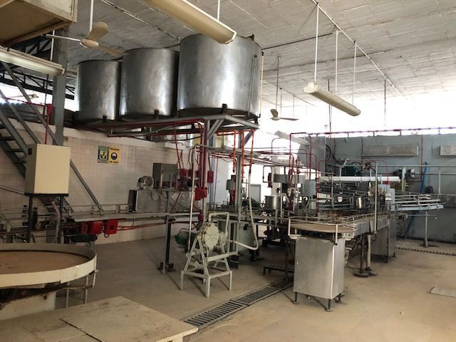 Fábrica en venta de destilados, bodega y terreno industrial con maquinaria, Umán - foto 1