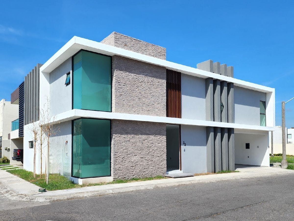 Casa en venta 3 habitaciones, alberca y doble fachada en Fracc. Lomas del Sol