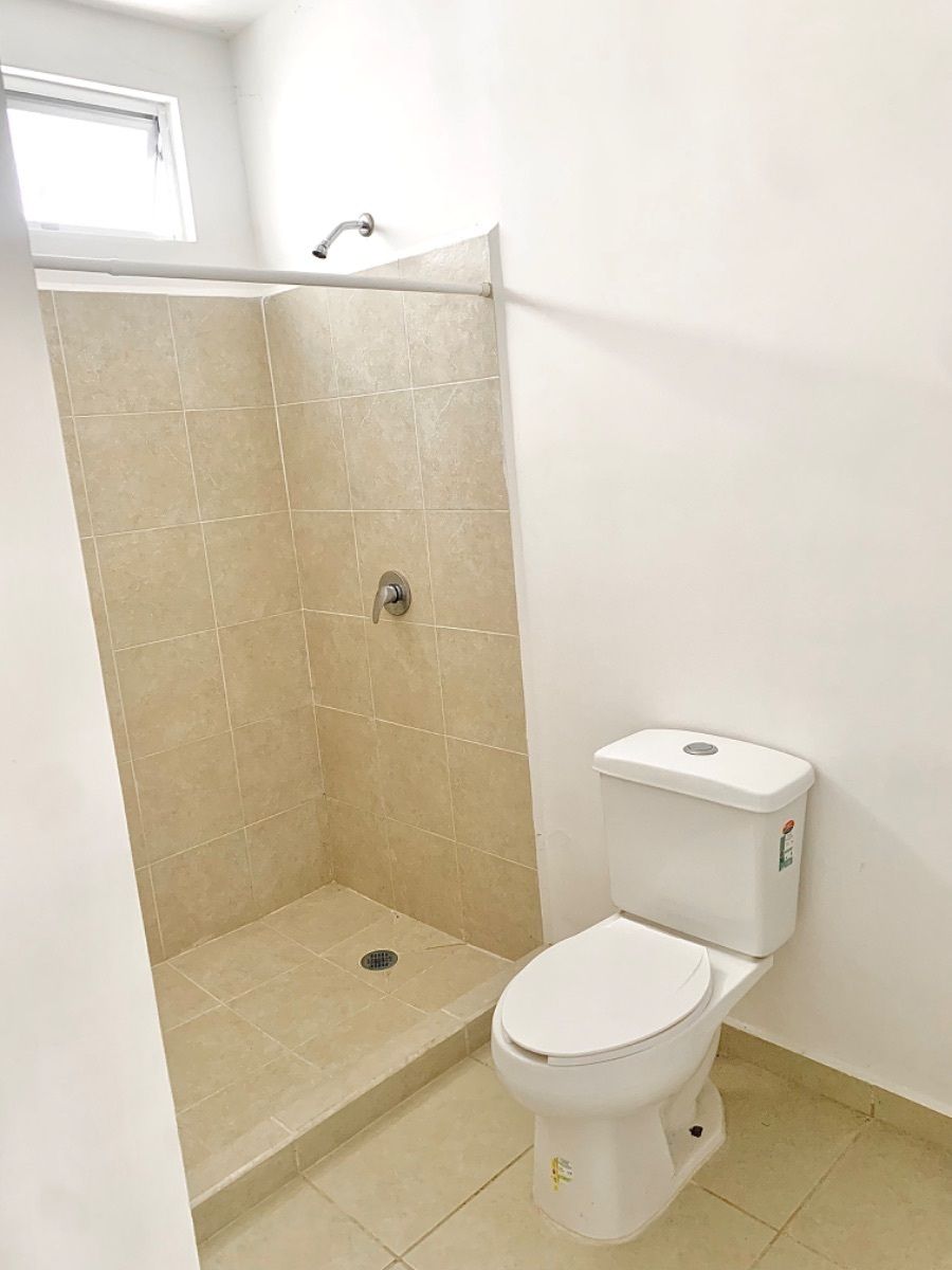 5 de 23: Baño de planta baja