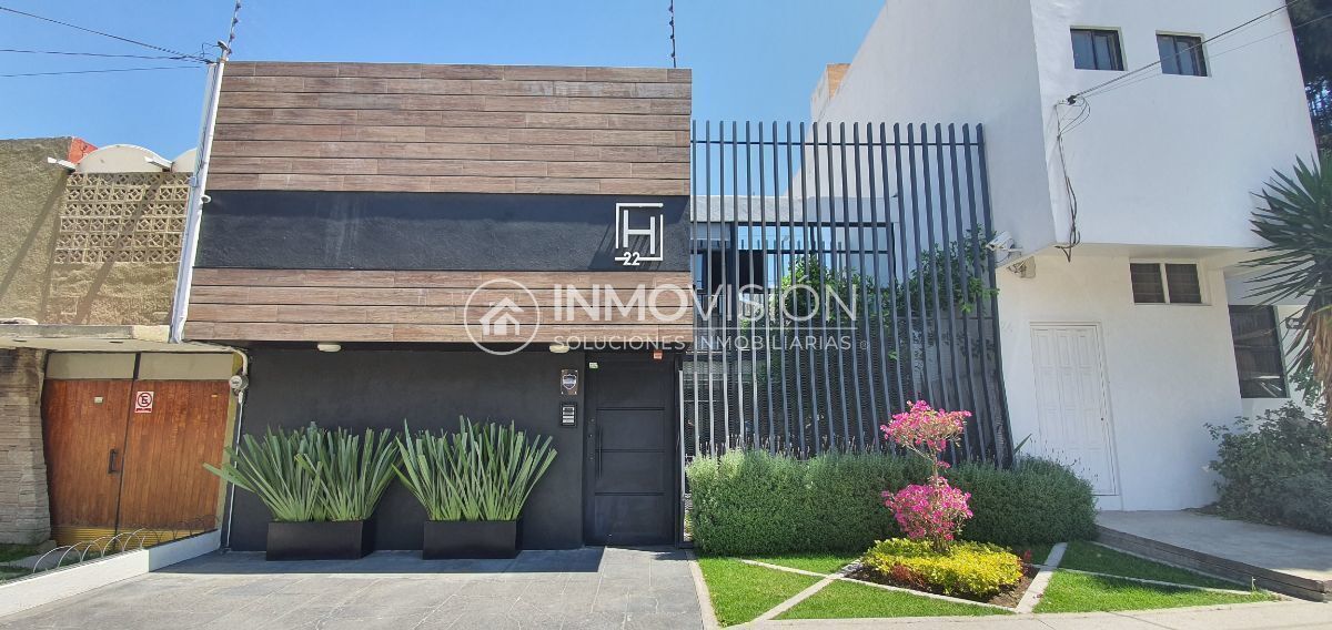 4 of 10: Fachada principal