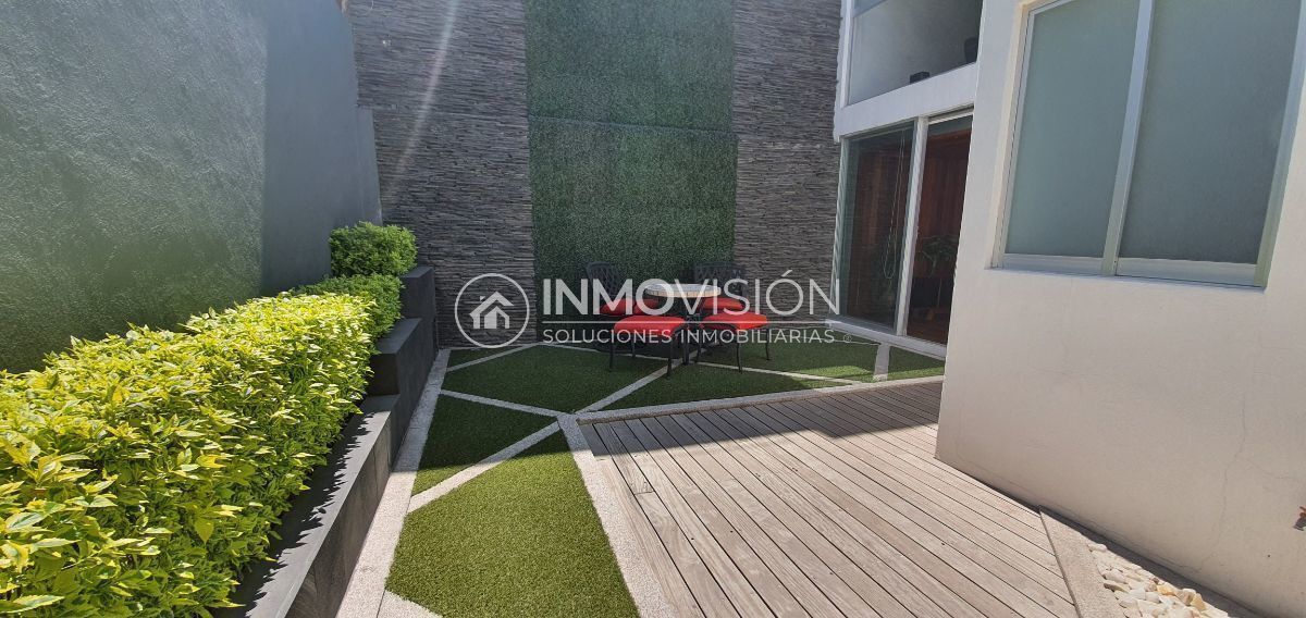 7 of 10: Terraza/Jardín