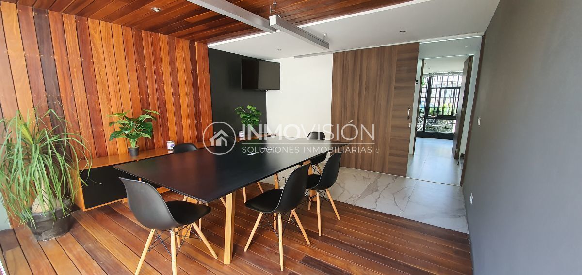 1 of 10: Sala de juntas - área común