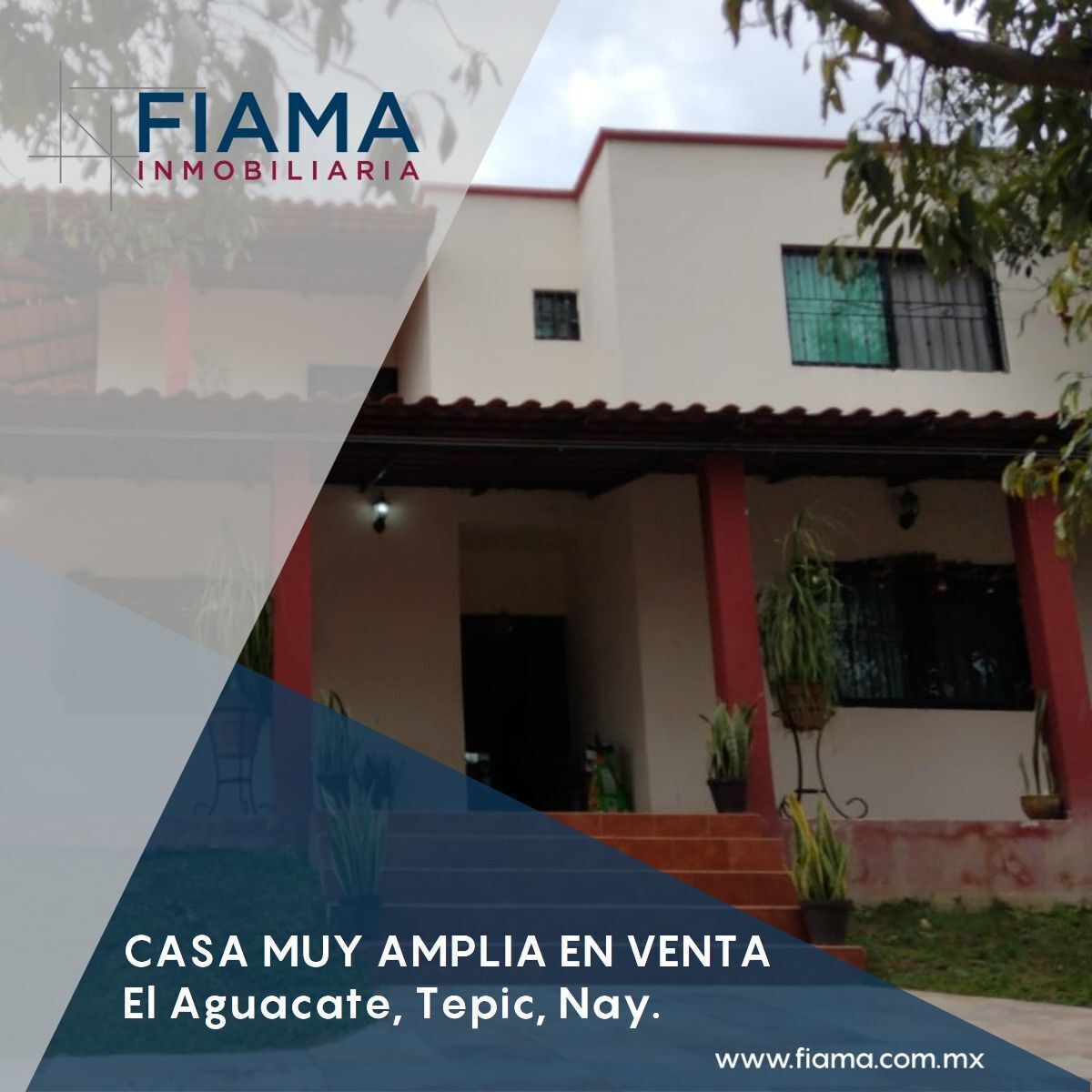 CASA MUY AMPLIA EN VENTA EN EL POBLADO 