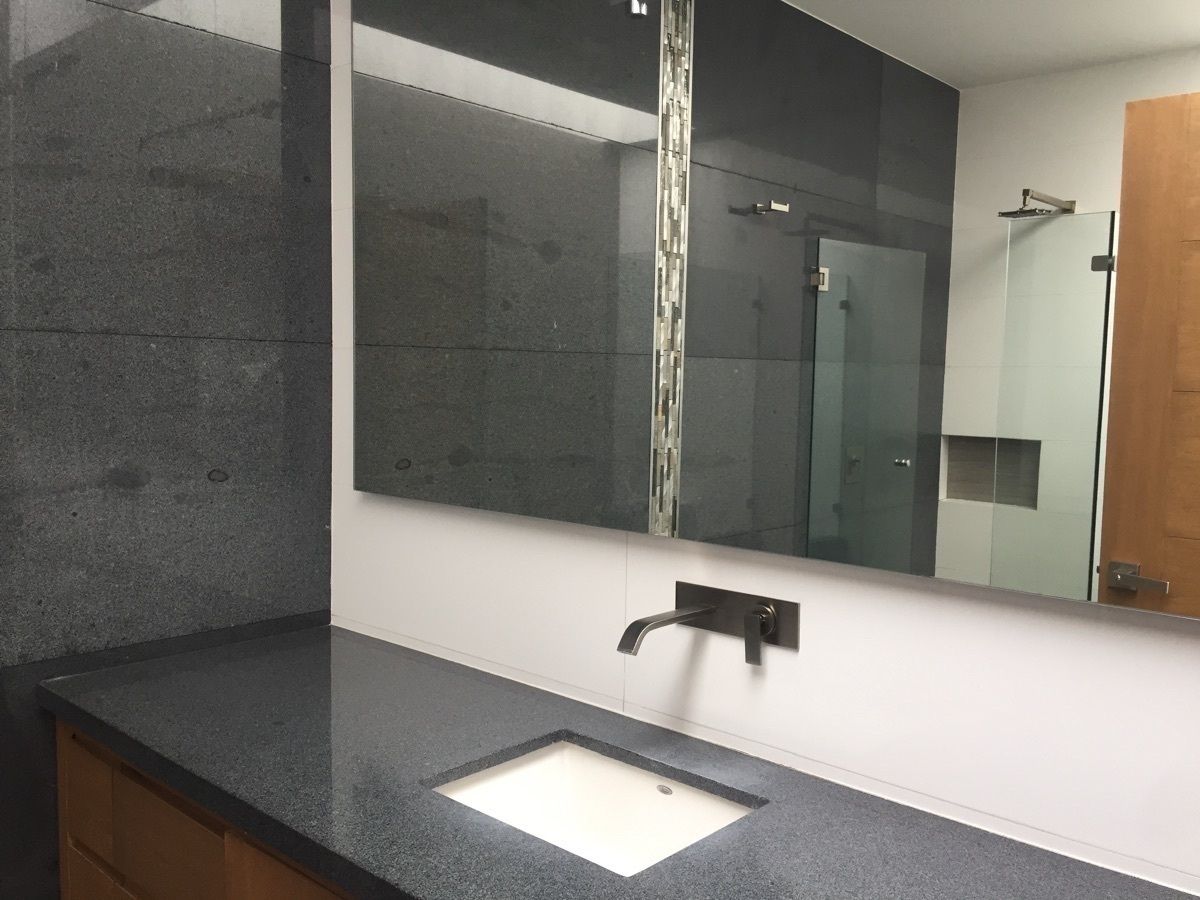 12 de 16: baños con granito