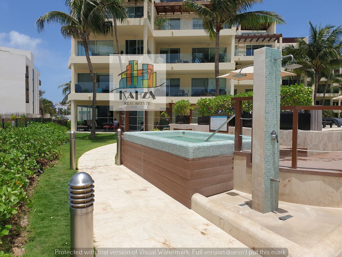 28 de 35: JACUZZI