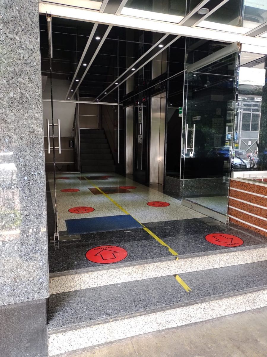 1 de 17: entrada edificio