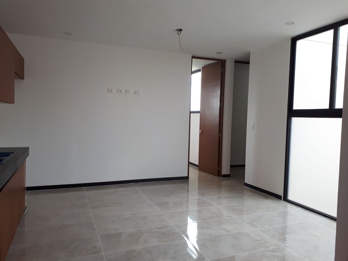 2 of 16: sala comedor