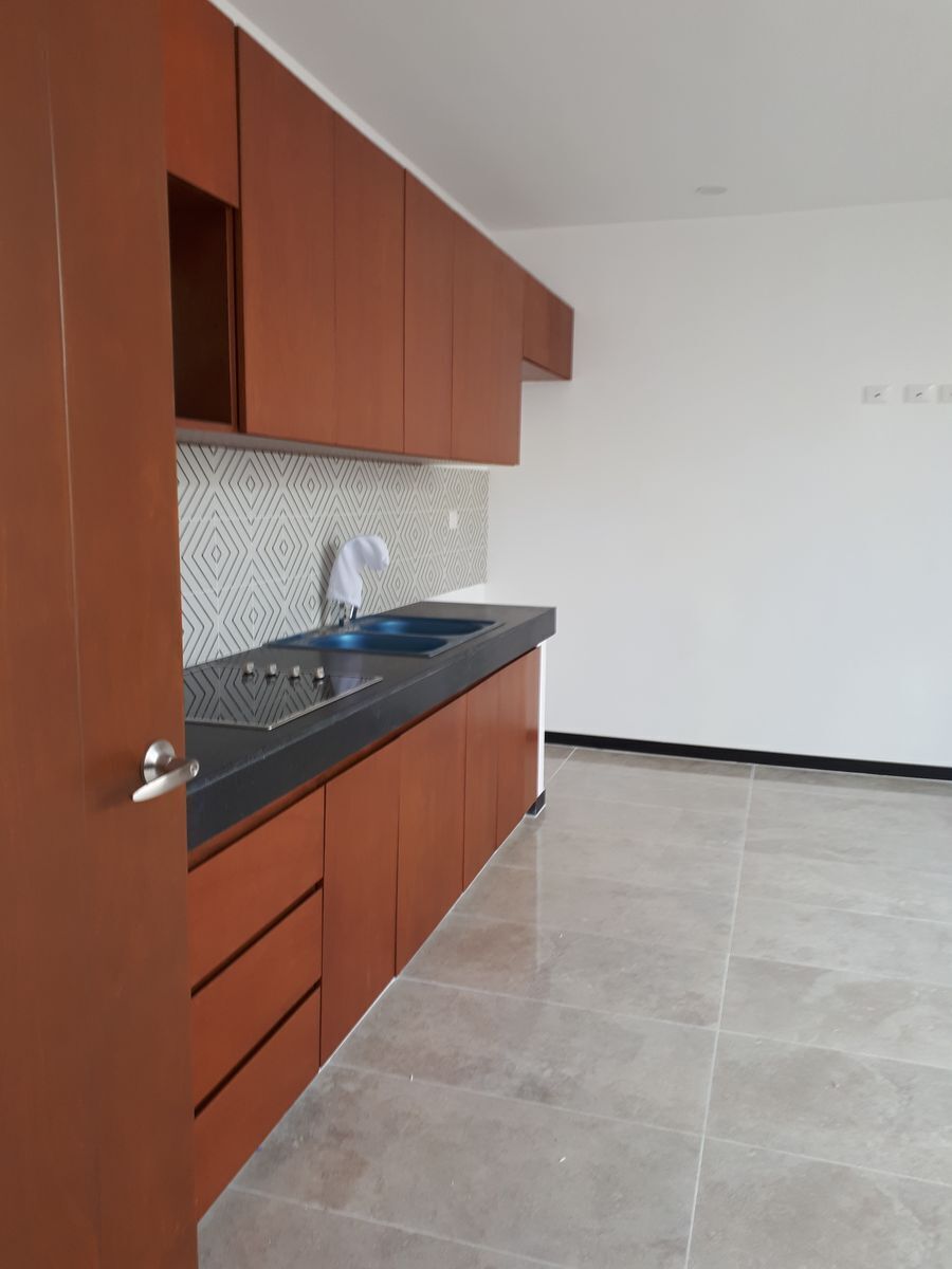 3 of 16: cocina