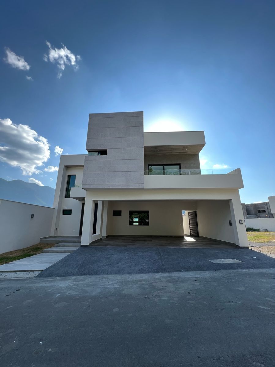 CASA EN VENTA EN CARRETERA NACIONAL