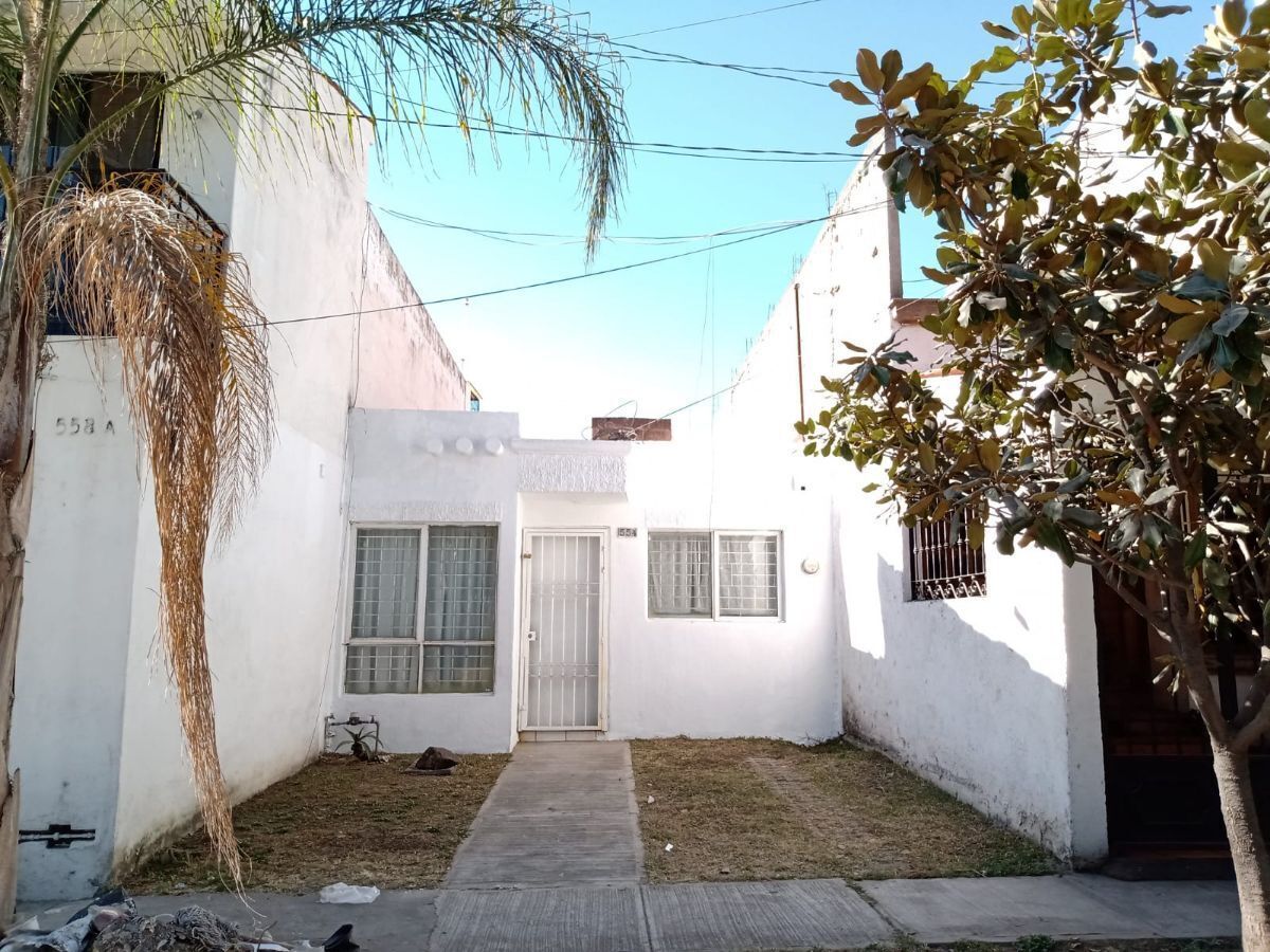 Excelente Casa en Renta en Parques de Santa María | EasyBroker