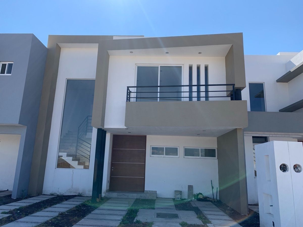 Estrena casa en Venta en Mirador  del Campanario, Querétaro