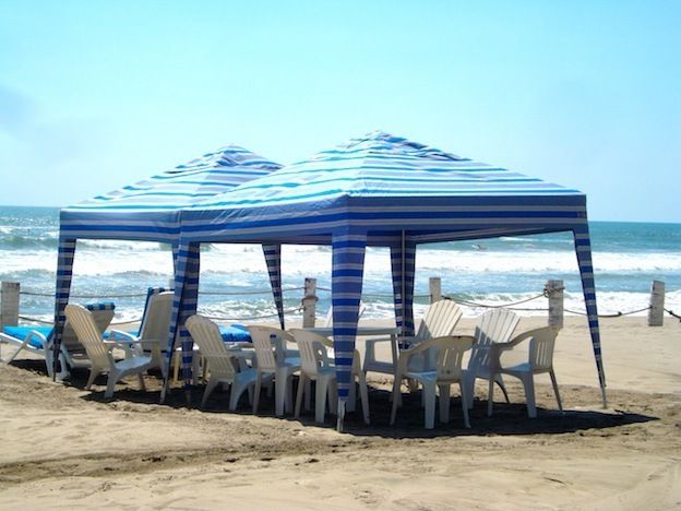 21 de 24: Mobiliario de playa