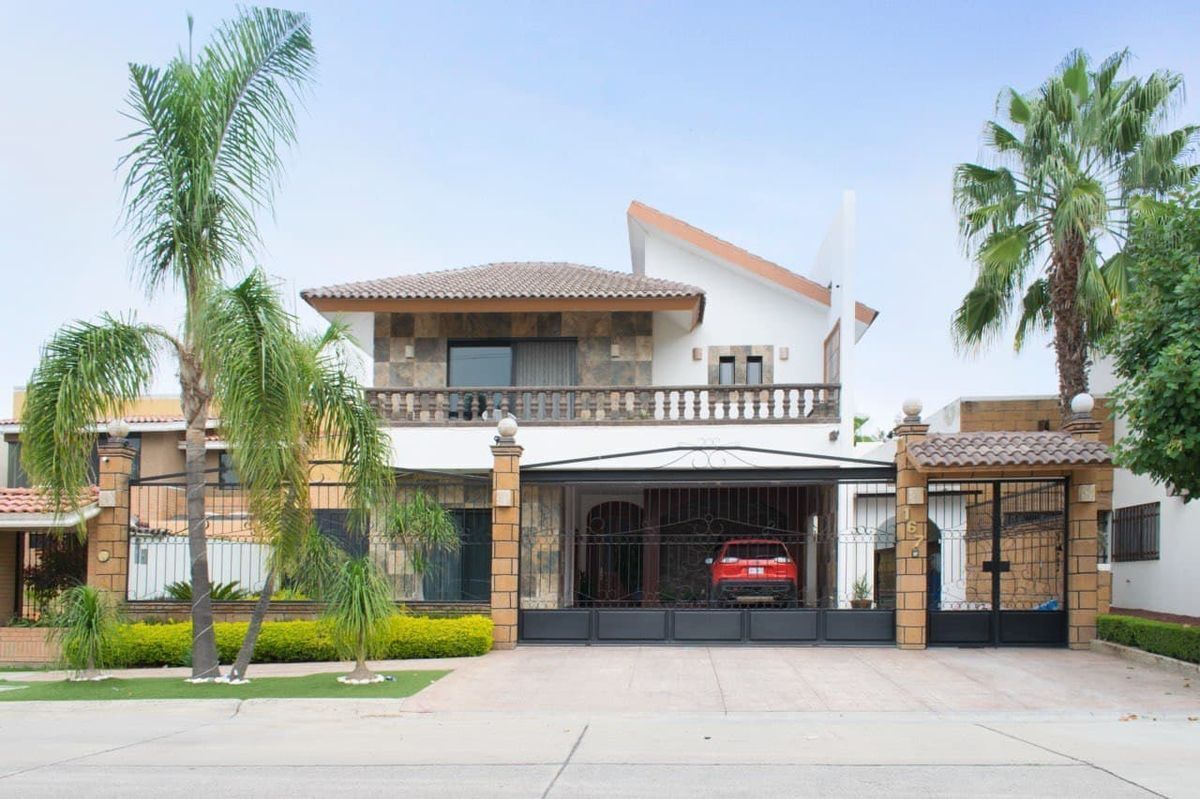 Hermosa Casa en Country Club de Golf los naranjos | EasyBroker