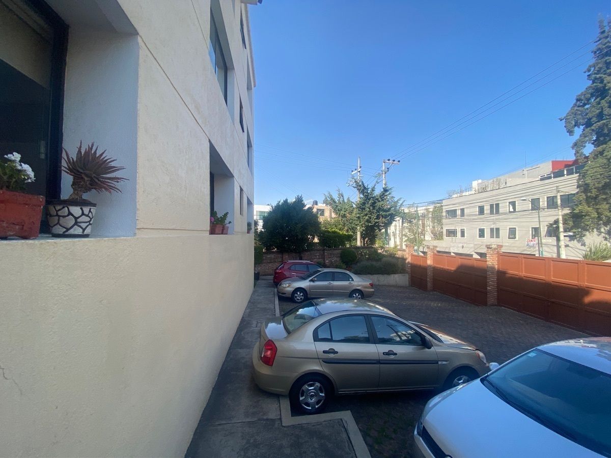 Apartment in San José de los Cedros, Cuajimalpa de Morelos, photo 2 of 17