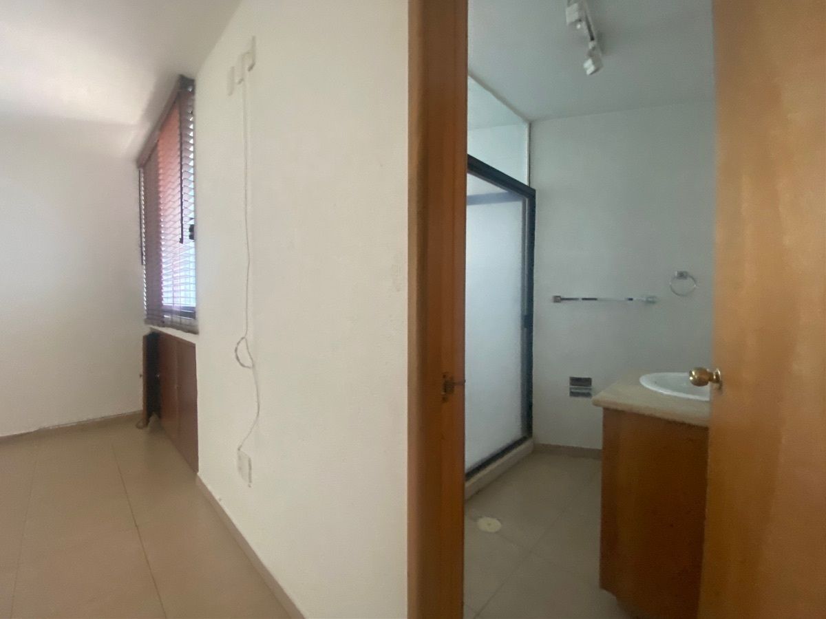 Apartment in San José de los Cedros, Cuajimalpa de Morelos, photo 8 of 17