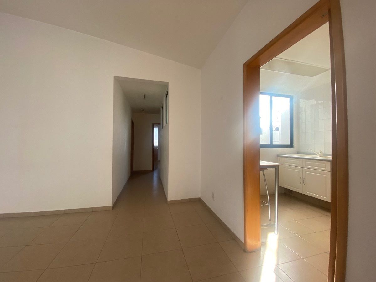 Apartment in San José de los Cedros, Cuajimalpa de Morelos, photo 13 of 17