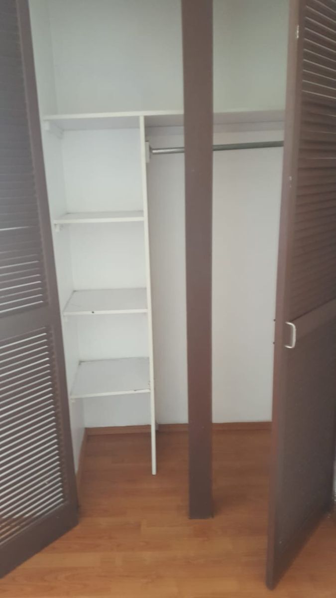 18 of 21: CLOSET