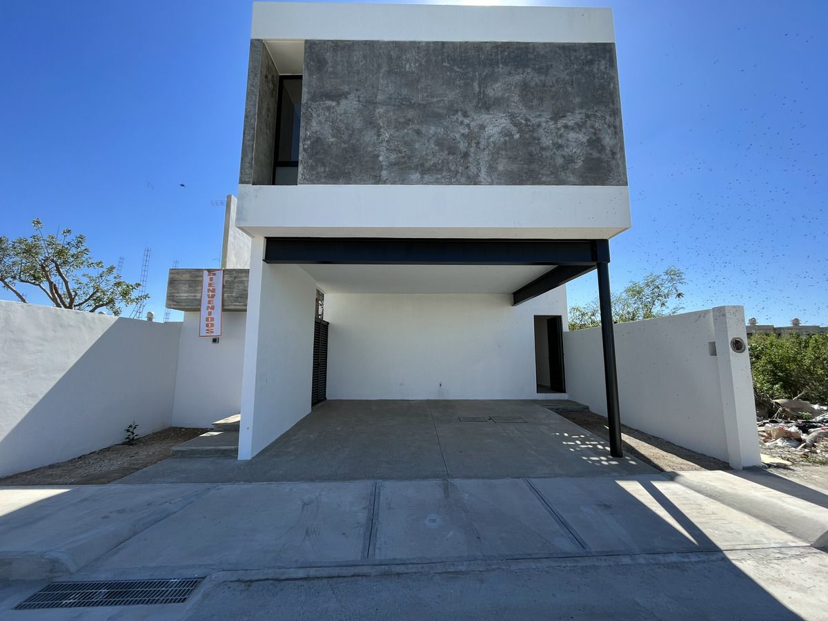 3 of 29: Fachada Frontal