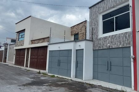 VENTA DE CASA NUEVA CON ESTUDIO EN CAPULTITLAN