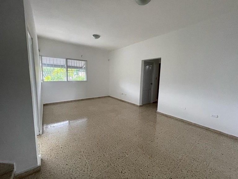 Isabel Villas EasyBroker