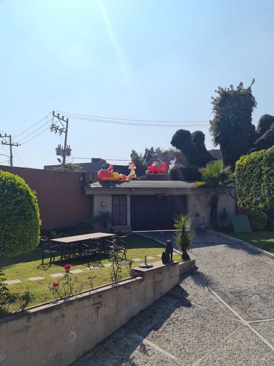 OMC INMOBILA - Casa en Venta en Jardines del Pedregal - EN VENTA