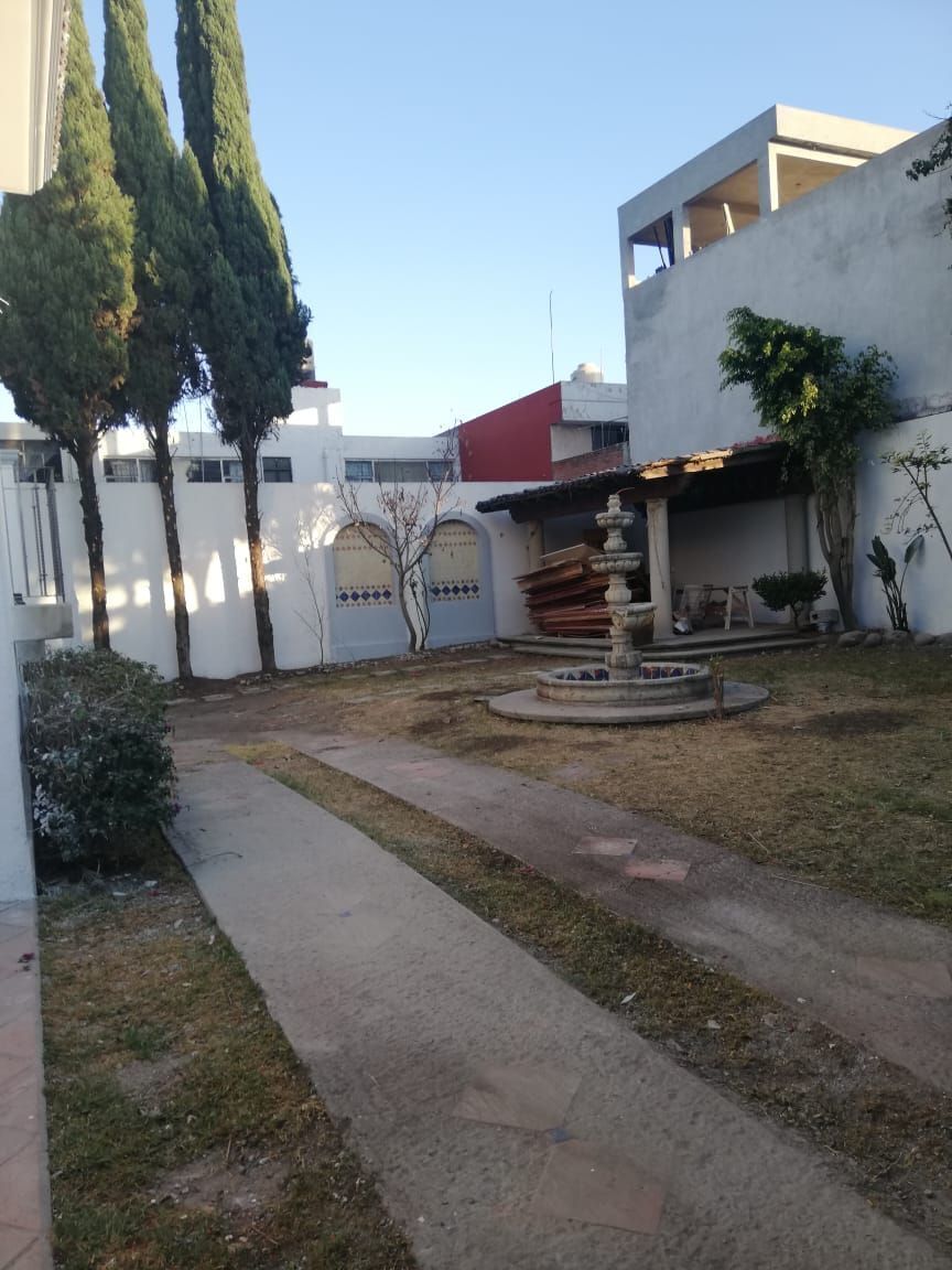 CASA EN VENTA EN SAN MANUEL PARA REMODELACION A UN EXCELENTE PRECIO Y  UBICACION