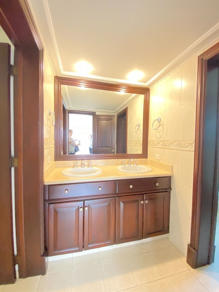 13 de 25: baño hab.  principal 