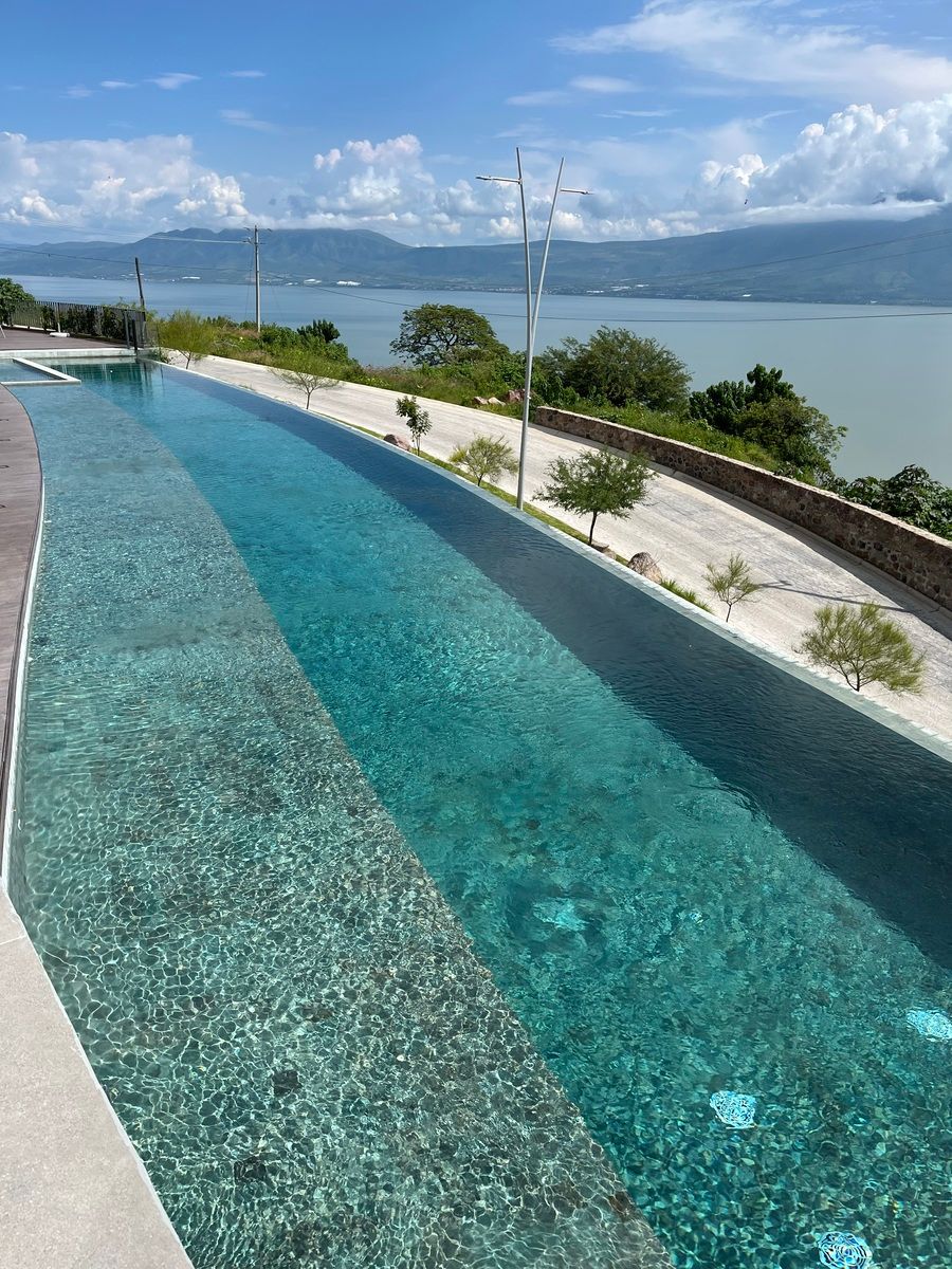 6 of 12: Piscina climatizada