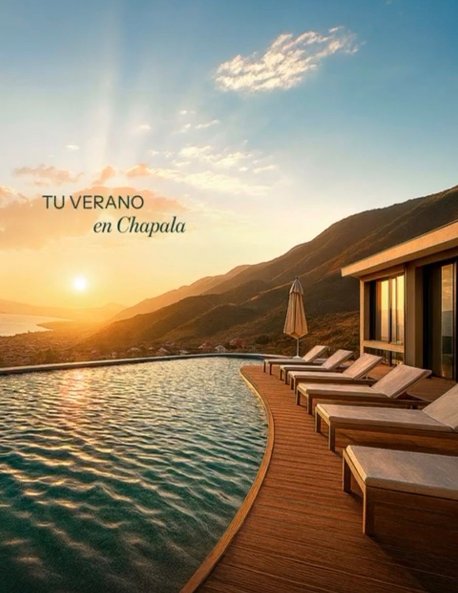 1 of 12: Piscina casa club