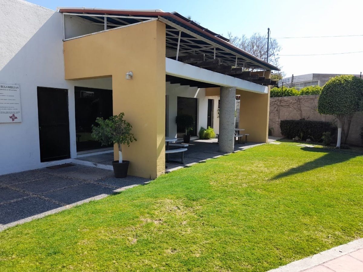 VENTA DE CASA EN PRIVADA BUGAMBILIAS, QUERETARO