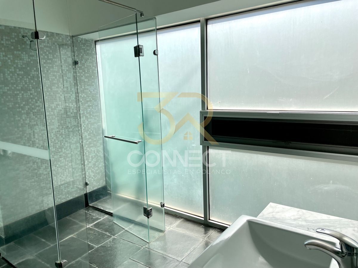 11 de 24: Baño de la recámara # 1