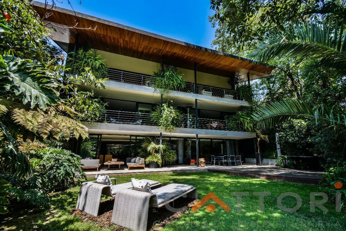 Casa en venta en Montañas,Calizas, Lomas de chapultepec ii sección, Miguel  Hidalgo, DF - Casas y Terrenos