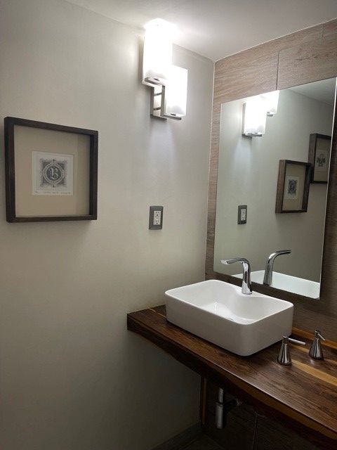 8 de 13: Baño visitas