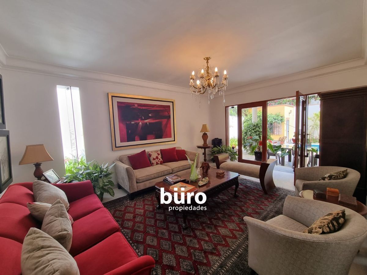 7 de 49: Amplia Sala