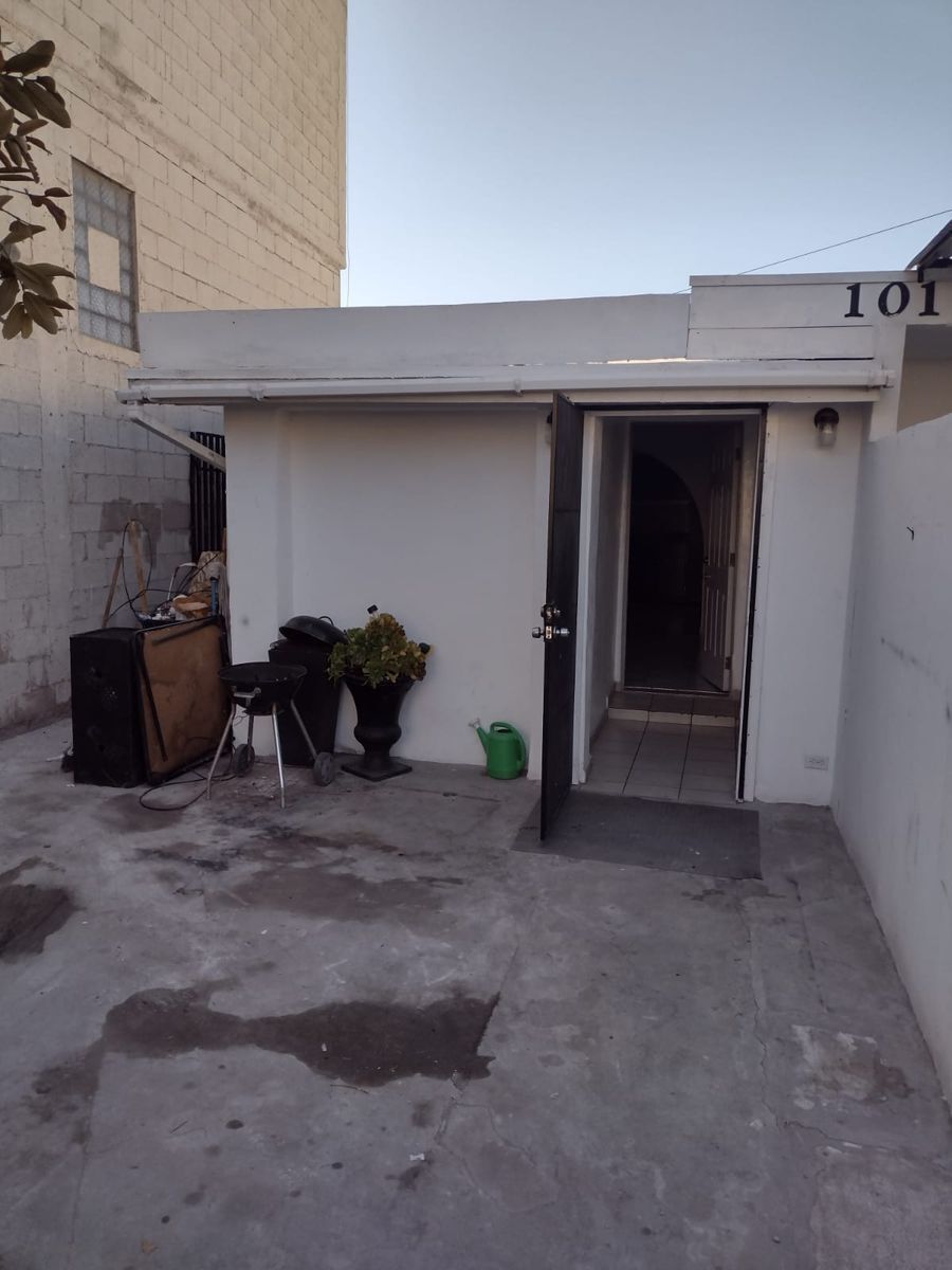 RENTA CASA EN ERMITA SUR (Cerca de Palmas )