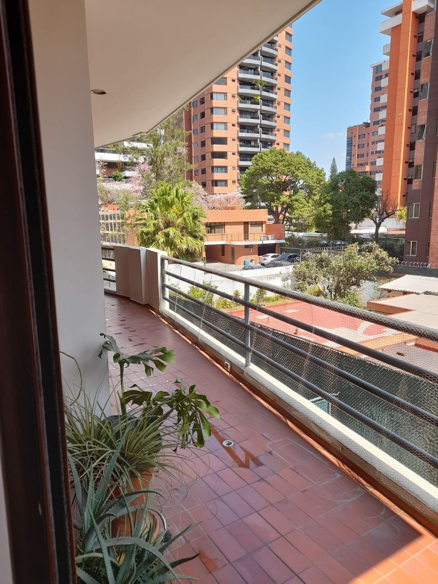 12 de 12: Balcón
