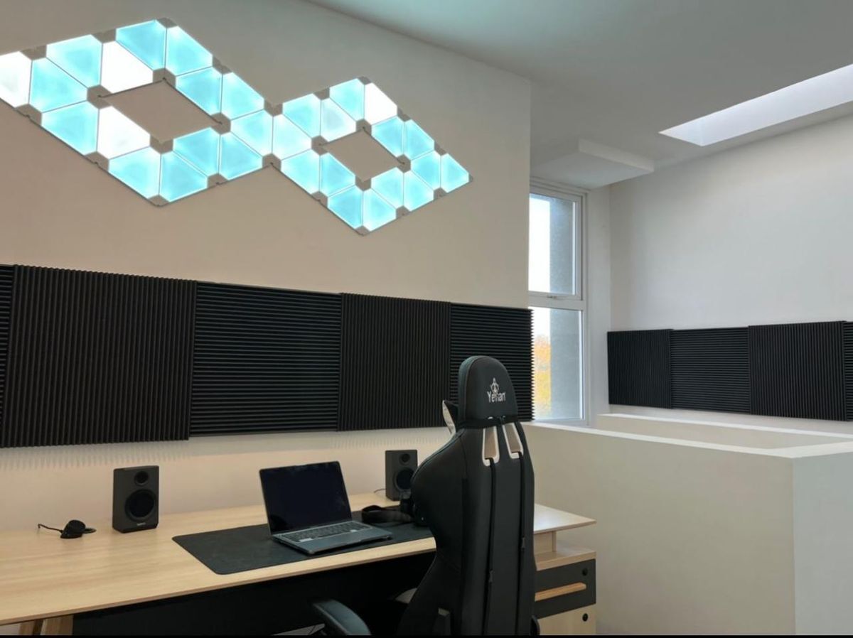 12 of 21: DISTRIBUIDOR 