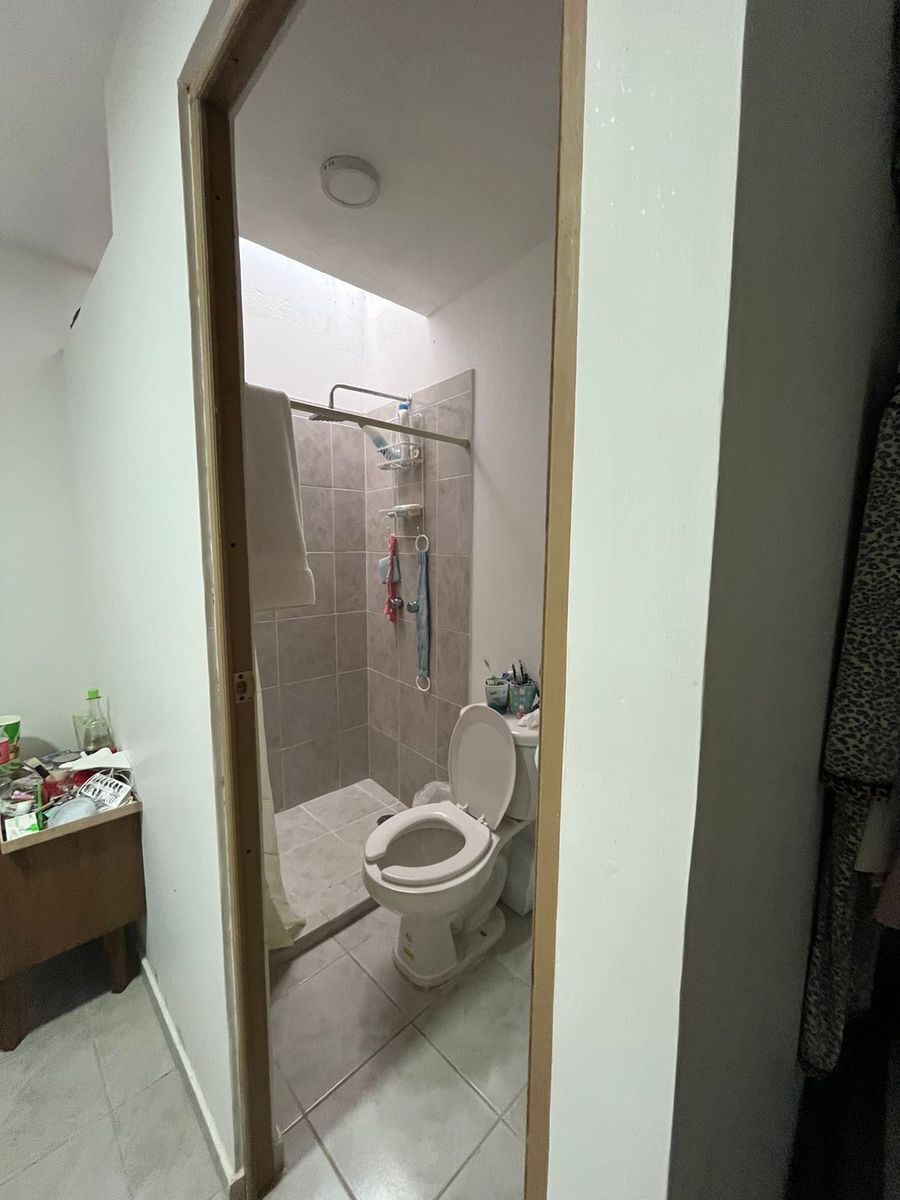 29 de 30: baño de servicio 